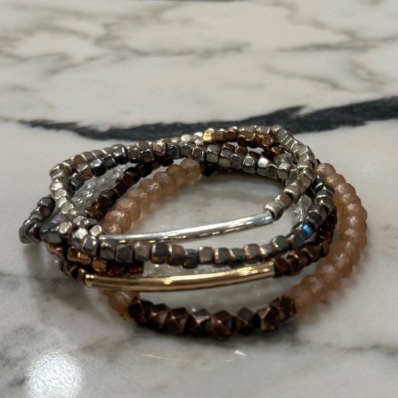 ❤️Boutique - Set of 5 Beaded Stretch Bracelets - Picture 1 of 2